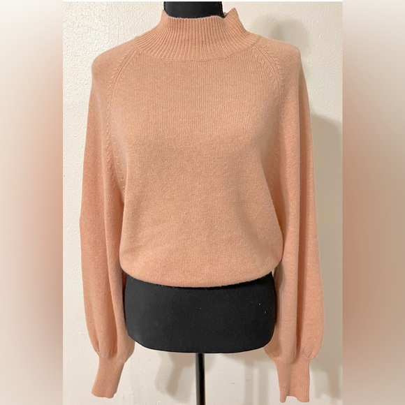 BCBGMAXAZRIA CREWNECK SWEATER LONG Ballon SLEEVES Color Bare Pink Size Large - Picture 2 of 7